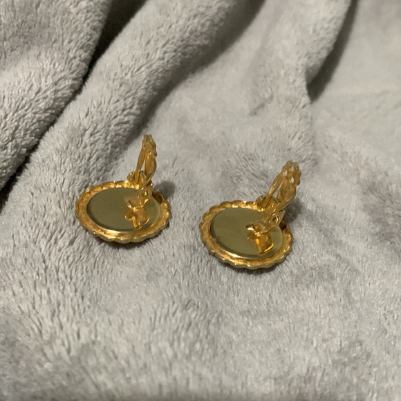 Earrings Clipons - Picture 3 of 4